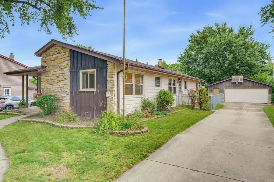5856 S New York AVENUE, Cudahy, WI 53110 - #3