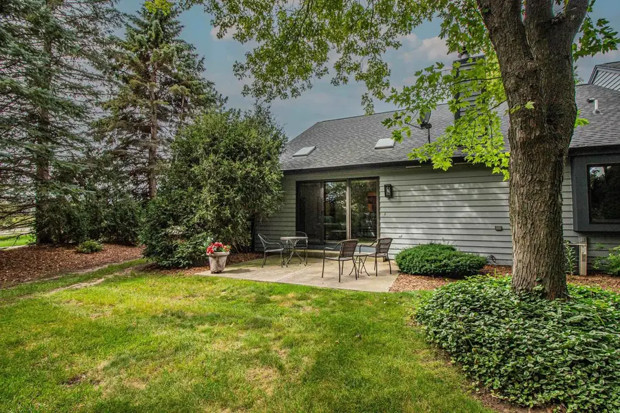 W52N106 Pioneer COURT #B, Cedarburg, WI 53012 - #2
