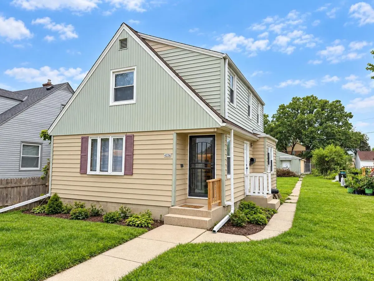 4226 W Courtland AVENUE, Milwaukee, WI 53209 - #1