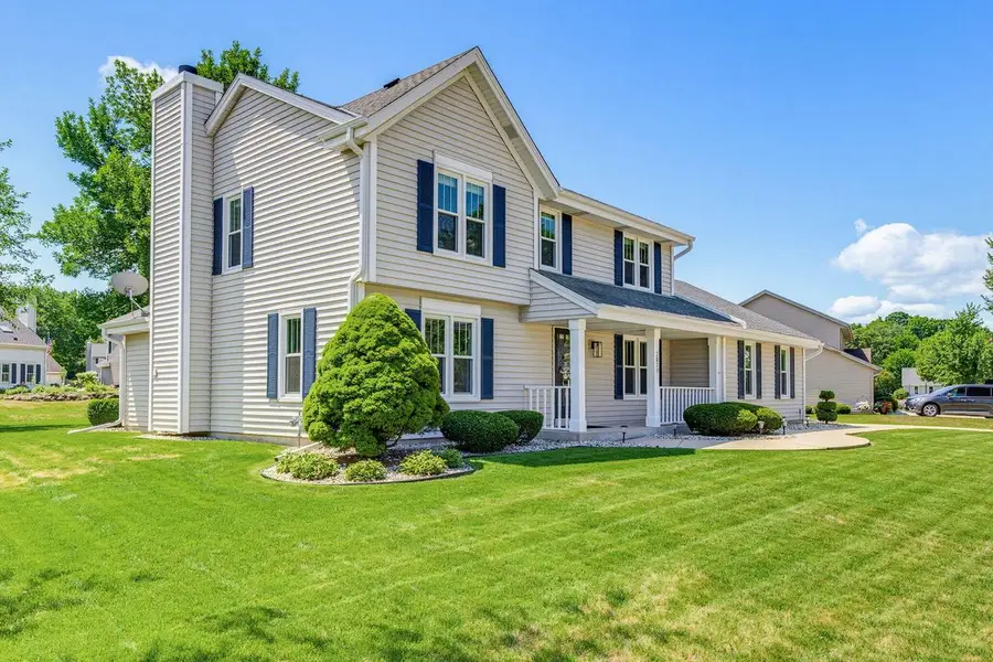 2021 Inverness DRIVE, Waukesha, WI 53186 - #3