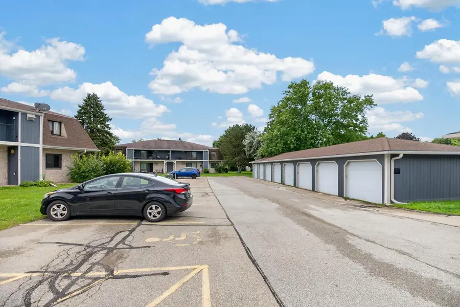 3233 W Mangold AVENUE #F, Greenfield, WI 53221 - #3