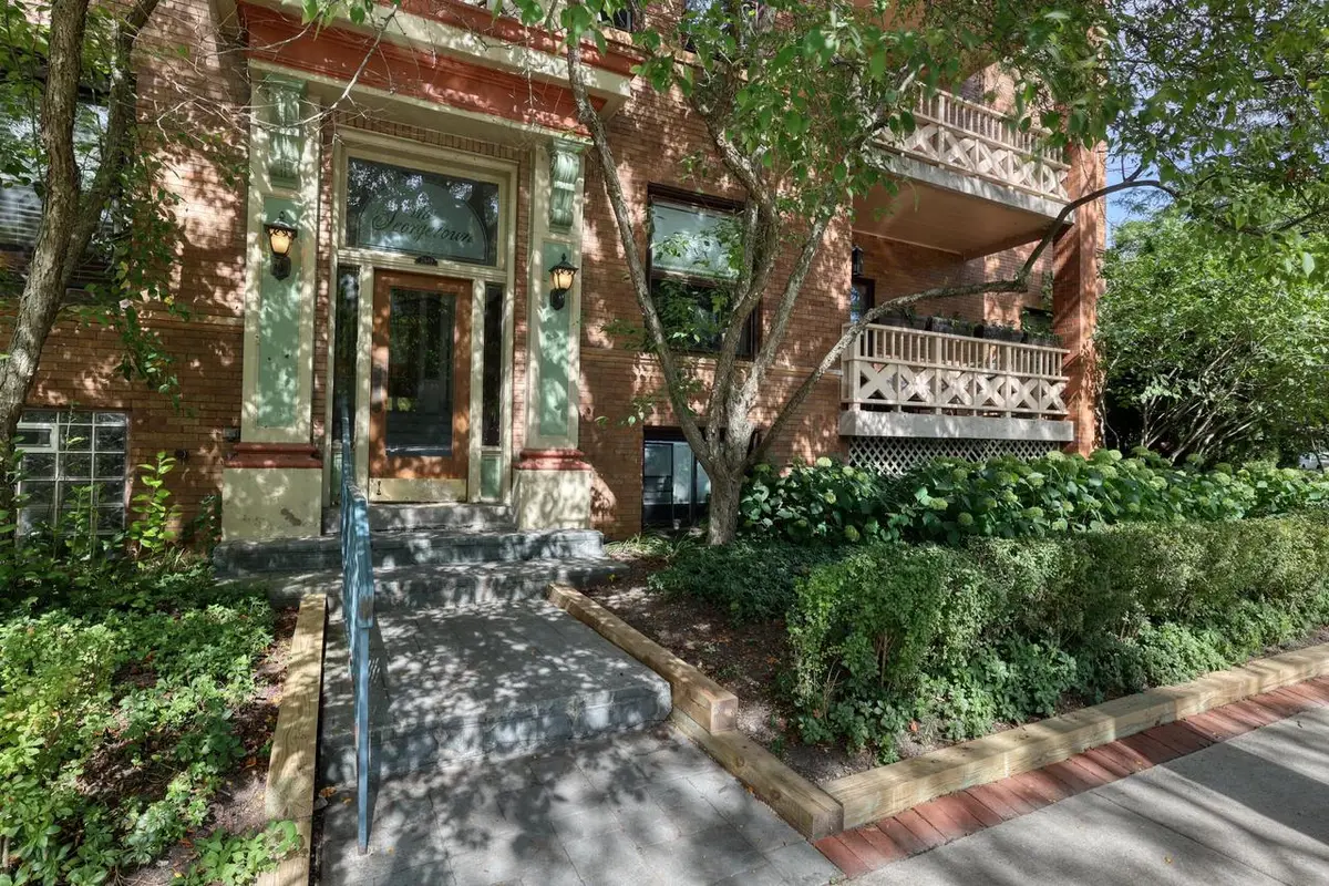 2649 N Hackett AVENUE #2, Milwaukee, WI 53211 - #1