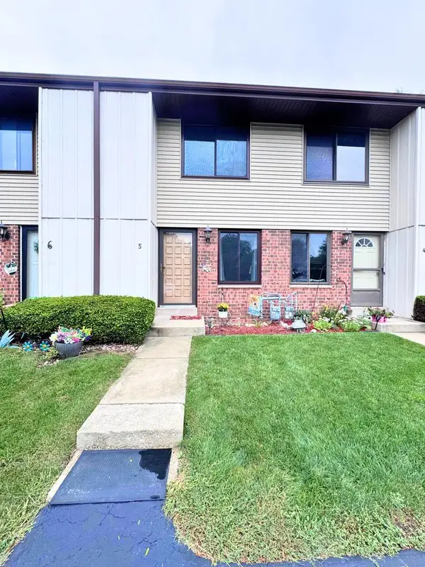 1415 Oakes ROAD #5, Mount Pleasant, WI 53406