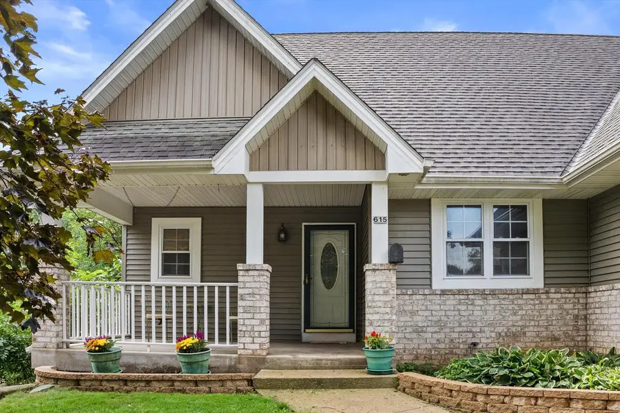 615 Braewood DRIVE, Waterford, WI 53185 - #2