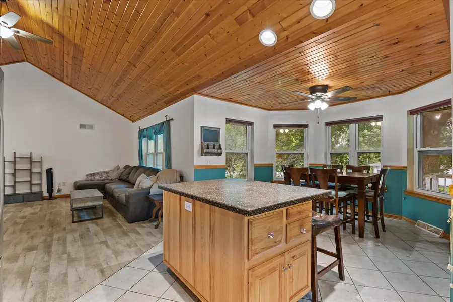 615 Braewood DRIVE, Waterford, WI 53185 - #3
