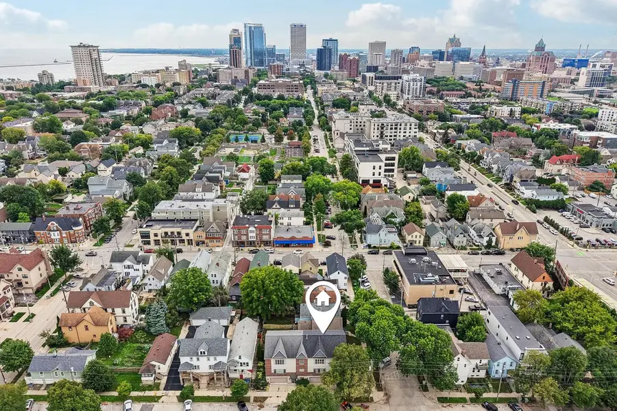 805 E Pearson STREET, Milwaukee, WI 53202 - #3