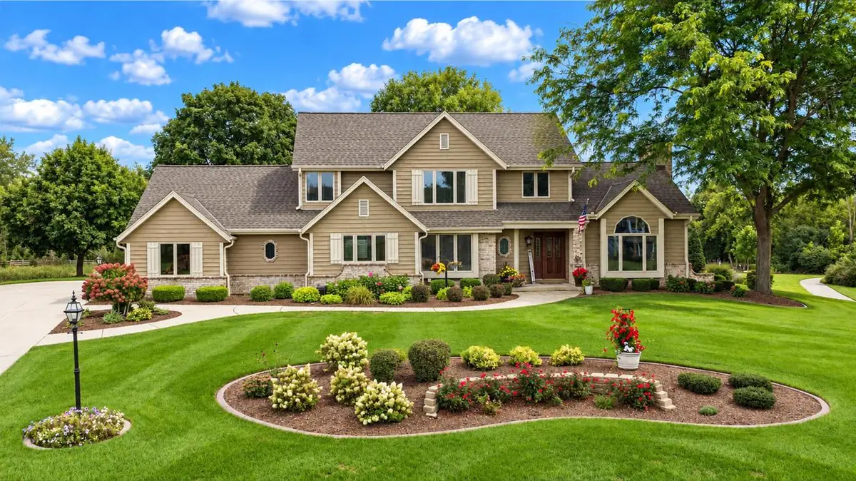 21135 Stratford COURT, Brookfield, WI 53045 - #1