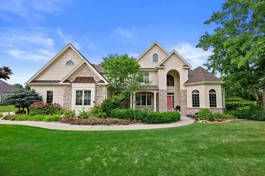 264 Steeple Point CIRCLE, Delafield, WI 53018 - #2