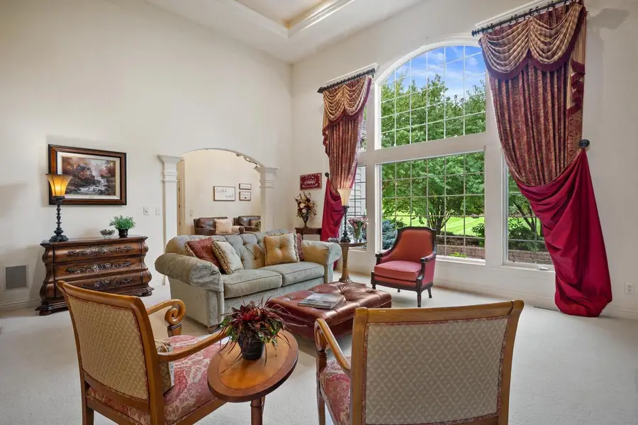 264 Steeple Point CIRCLE, Delafield, WI 53018 - #3