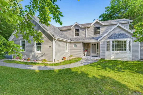 3355 E Normandy DRIVE, Oak Creek, WI 53154