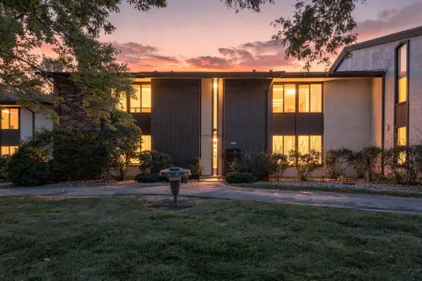 2440 W Good Hope ROAD #46, Glendale, WI 53209