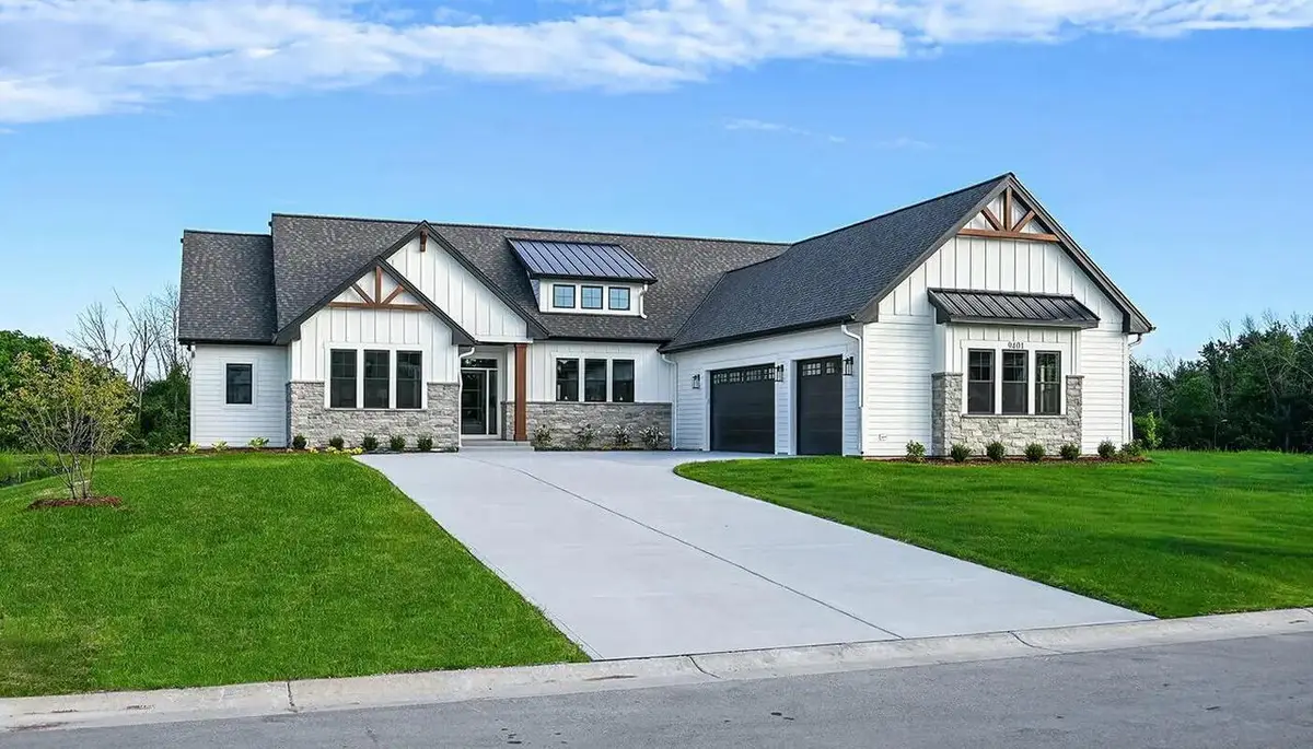 9401 W Huntington DRIVE, Mequon, WI 53097 - #1