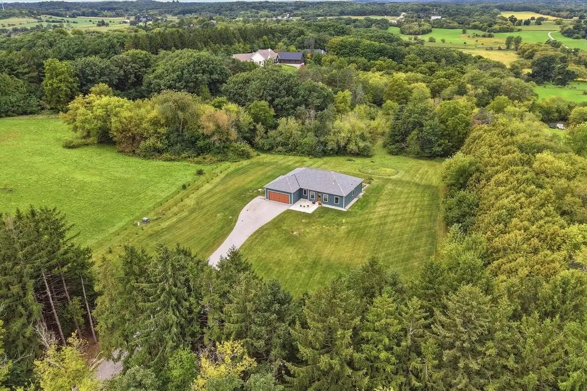 W290S6625 Holiday ROAD, Waukesha, WI 53189 - #1