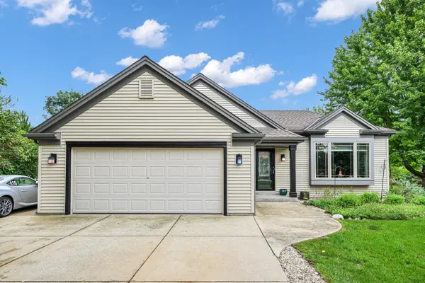 302 Hawthorne DRIVE, Eagle, WI 53119