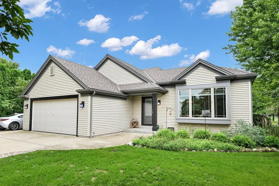302 Hawthorne DRIVE, Eagle, WI 53119 - #2
