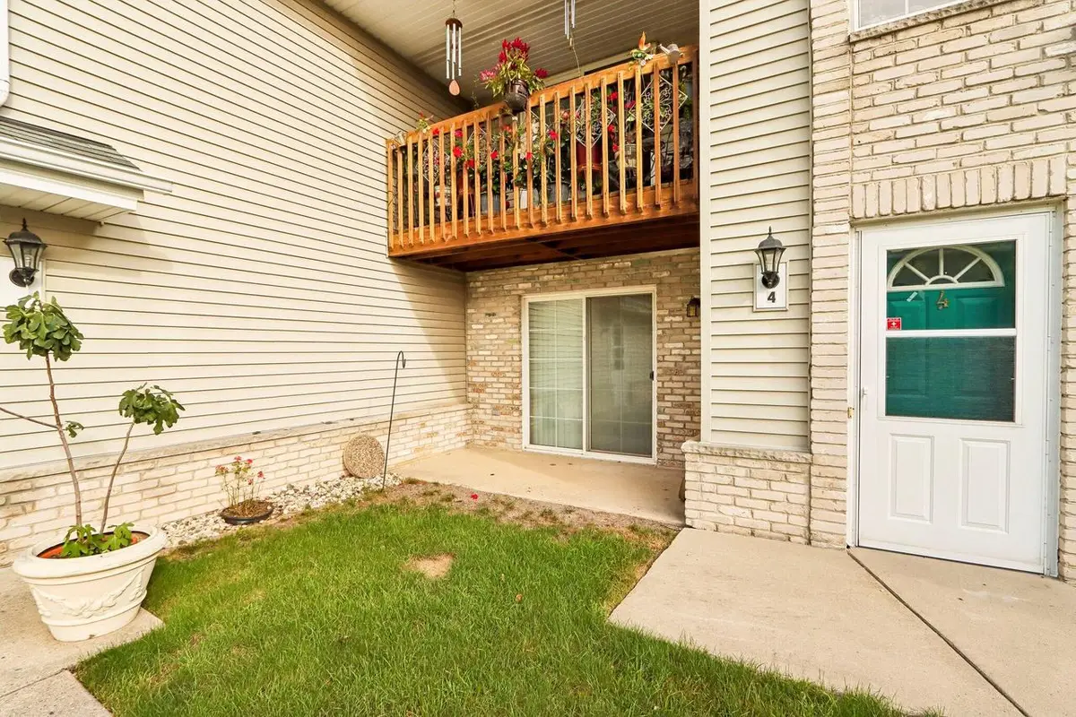 6155 S Creekside DRIVE #4, Cudahy, WI 53110 - #1