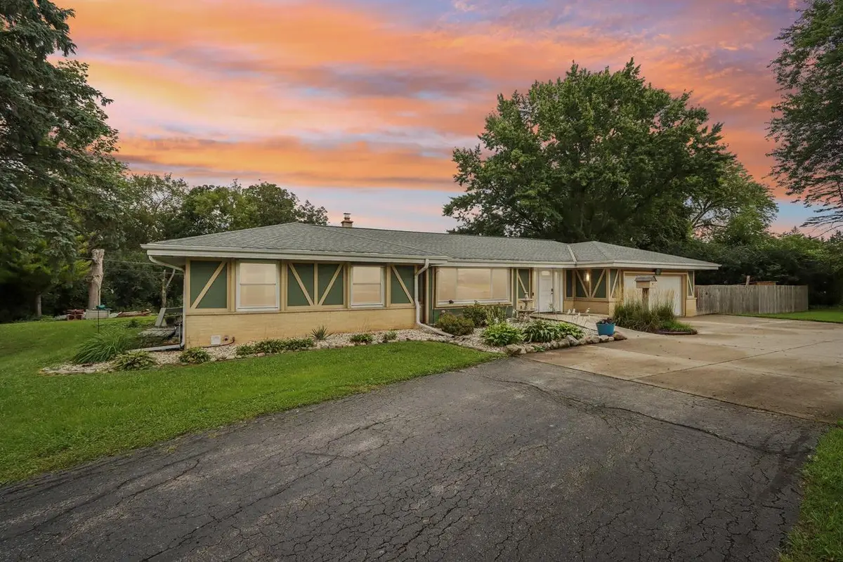 13716 W Lilac LANE, New Berlin, WI 53151 - #1