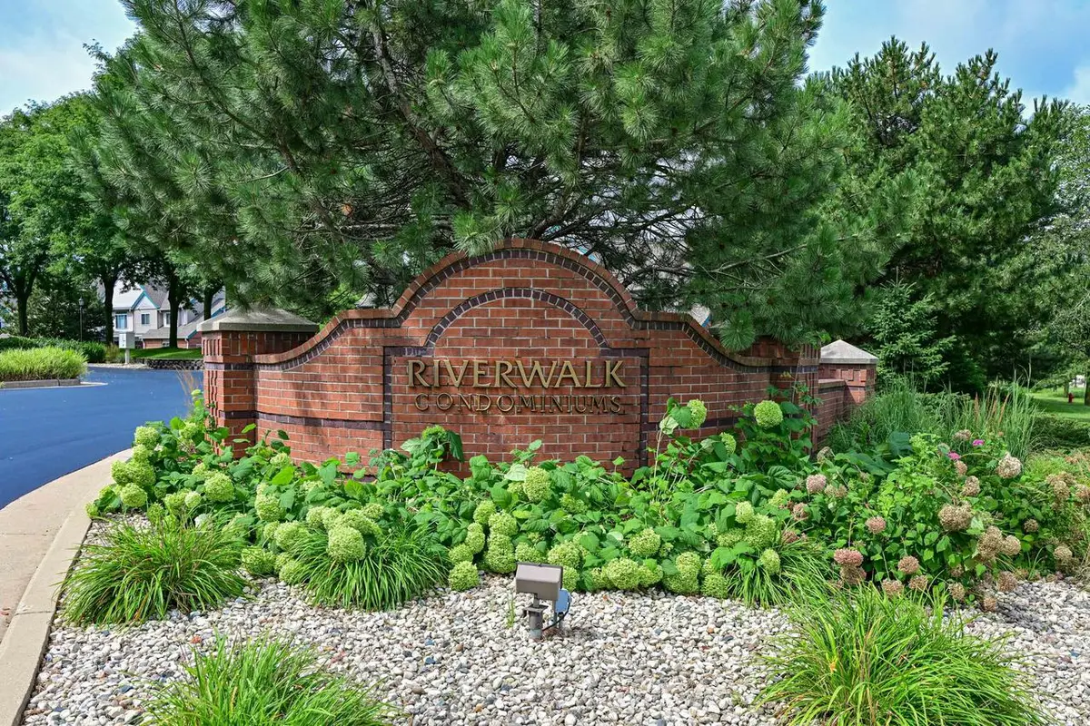 3145 S Toldt PARKWAY, West Allis, WI 53227 - #1