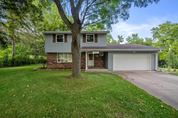 21120 Sierra DRIVE, Brookfield, WI 53045