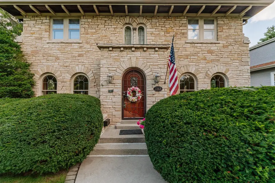2263 Ludington AVENUE, Wauwatosa, WI 53226 - #2