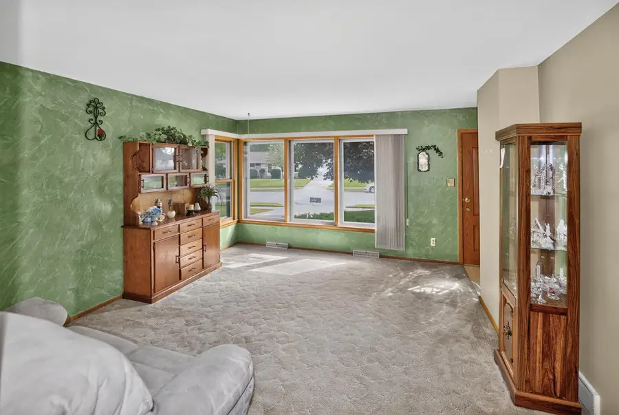 W149N8183 Winchester STREET, Menomonee Falls, WI 53051 - #3