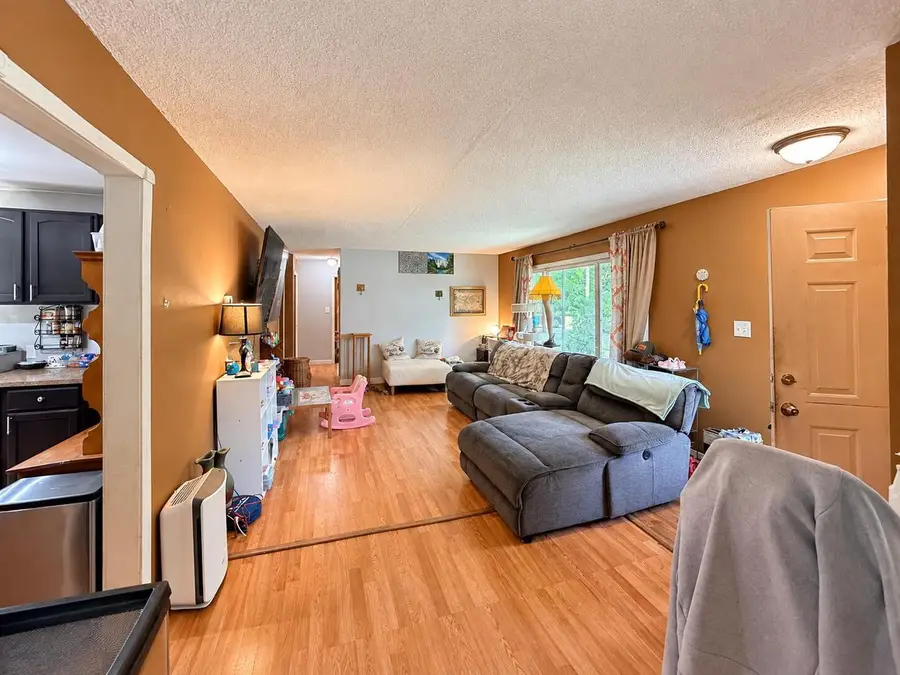 523 E Schowalter STREET, Saukville, WI 53080 - #3