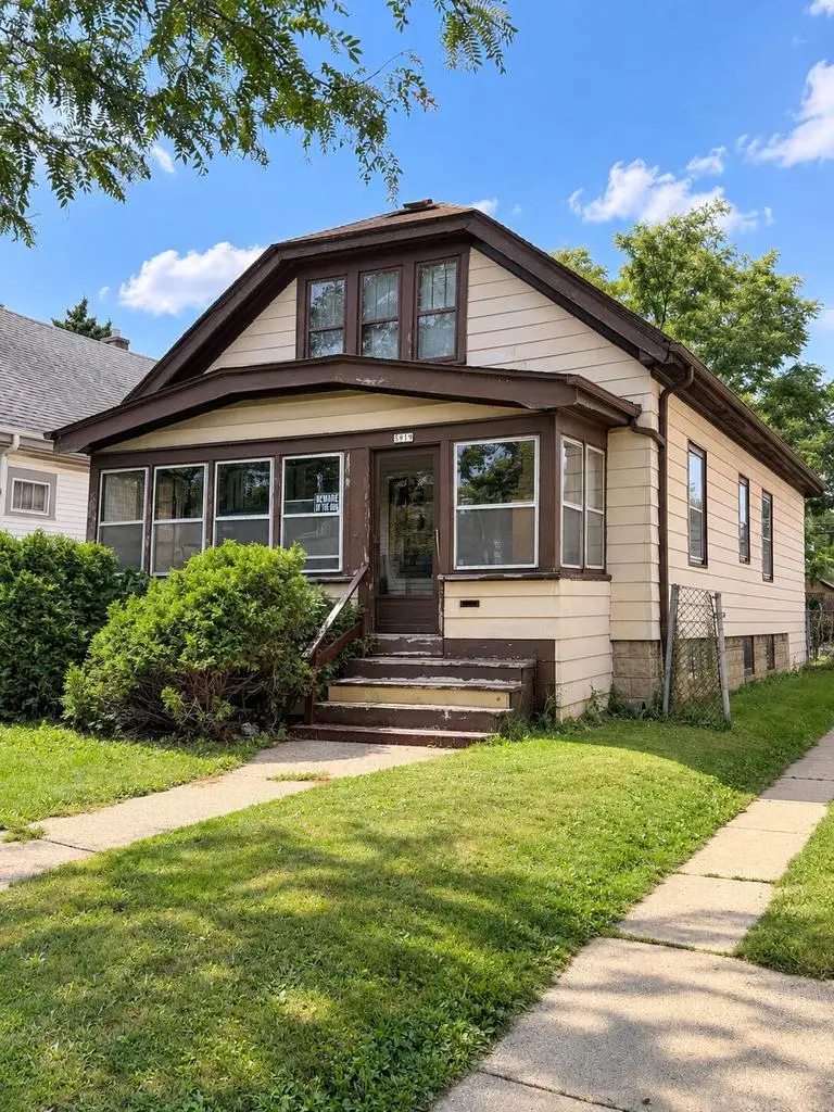 3919 N 15th STREET, Milwaukee, WI 53206 - #2