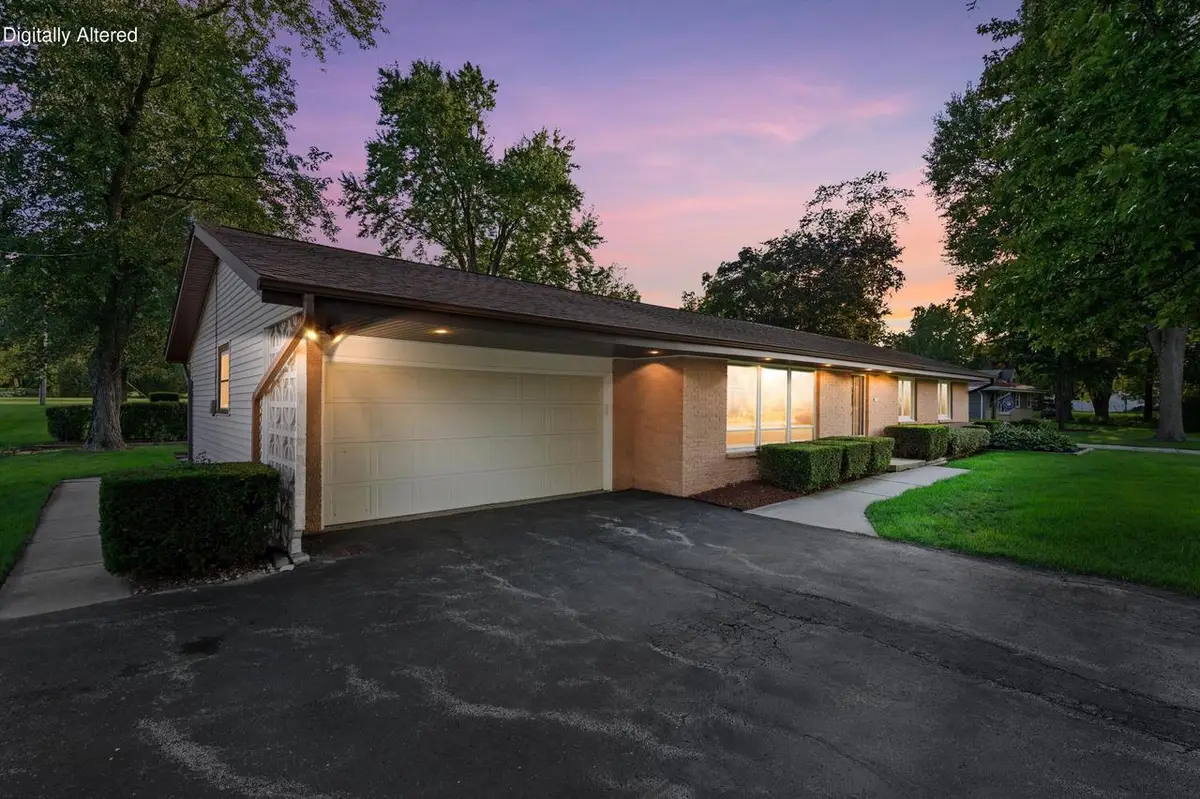 1501 E Fitzsimmons ROAD, Oak Creek, WI 53154 - #1