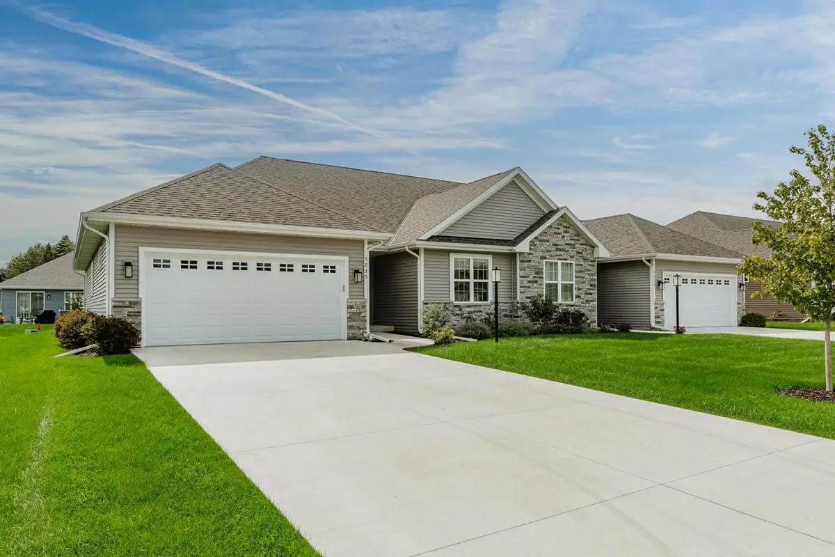 5235 Briarwood CIRCLE #28, Racine, WI 53402 - #1
