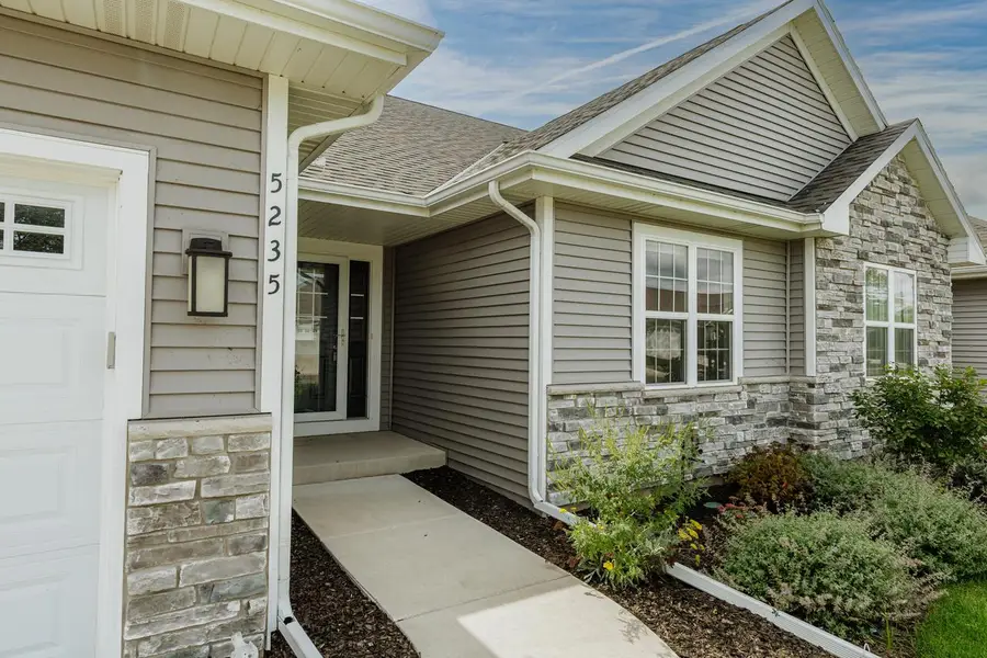 5235 Briarwood CIRCLE #28, Racine, WI 53402 - #2