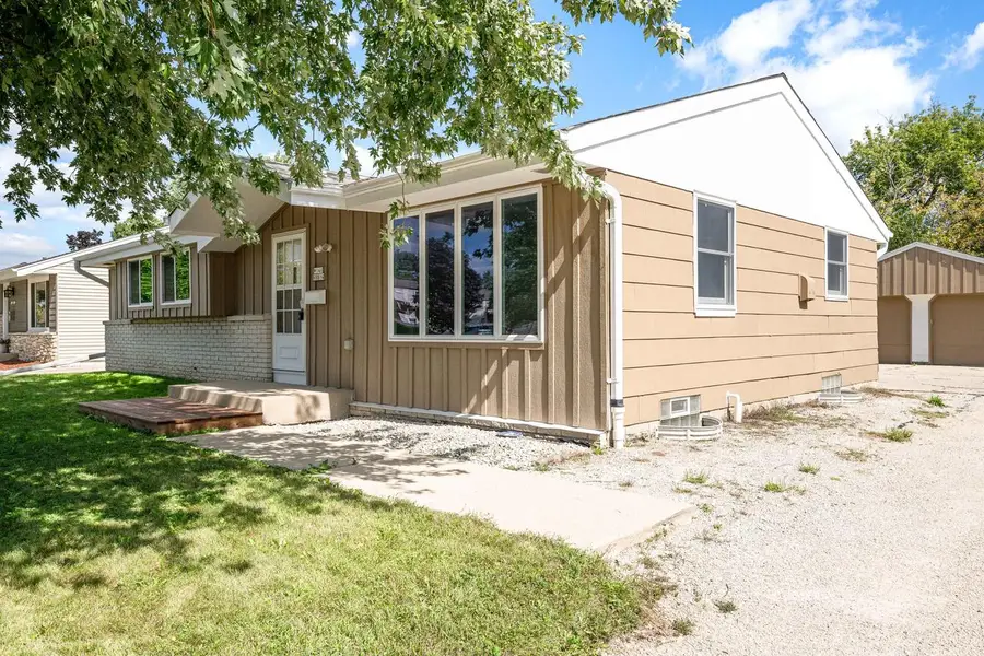 W148N8814 Jefferson AVENUE, Menomonee Falls, WI 53051 - #3