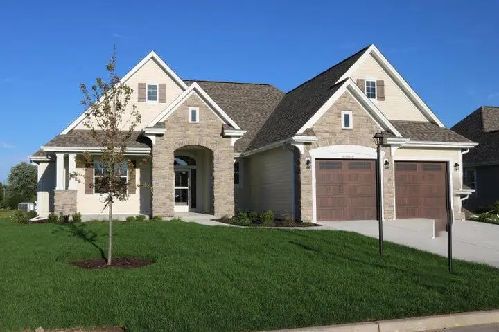 W214N4946 Casey COURT, Menomonee Falls, WI 53051 - #2