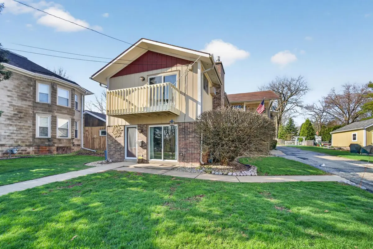 445 W Chestnut STREET, Burlington, WI 53105 - #1
