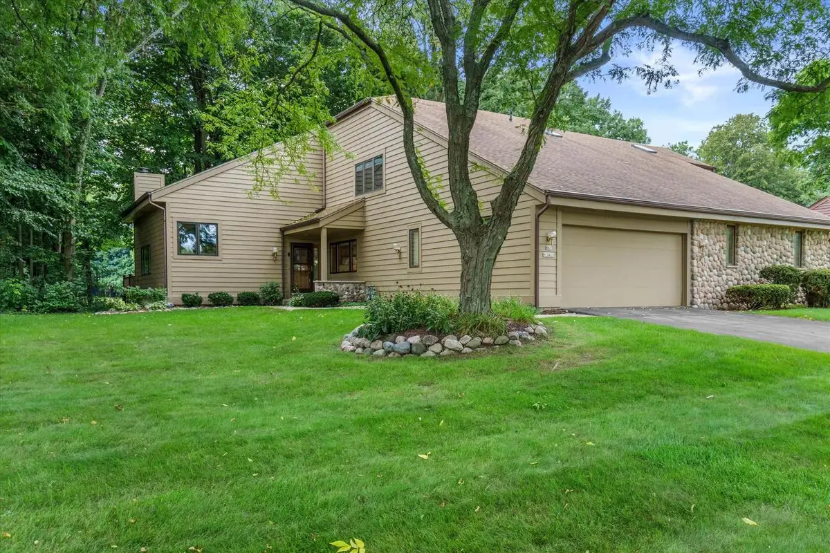 N80W13423 River Park DRIVE, Menomonee Falls, WI 53051 - #1