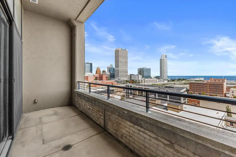 320 E Buffalo STREET #804, Milwaukee, WI 53202 - #3