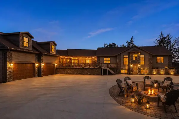 N5302 Crossman ROAD, Lake Mills, WI 53551