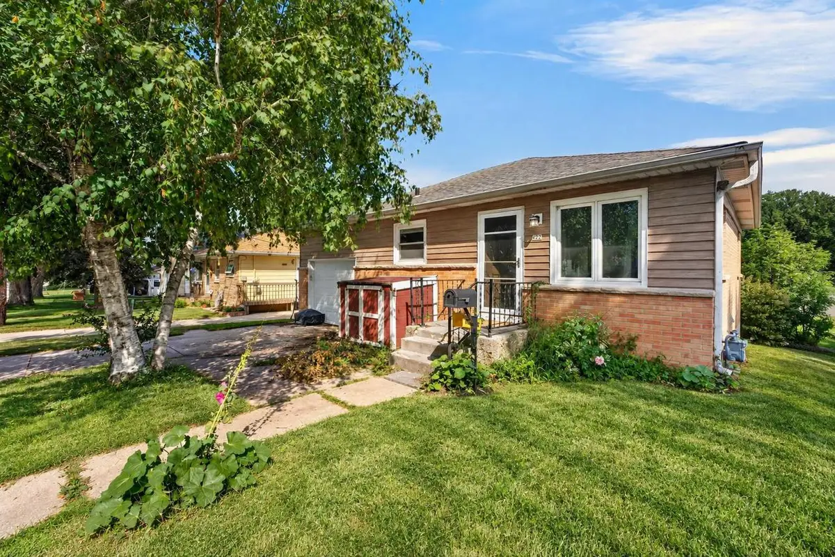 422 Cedar STREET, Hartford, WI 53027 - #1