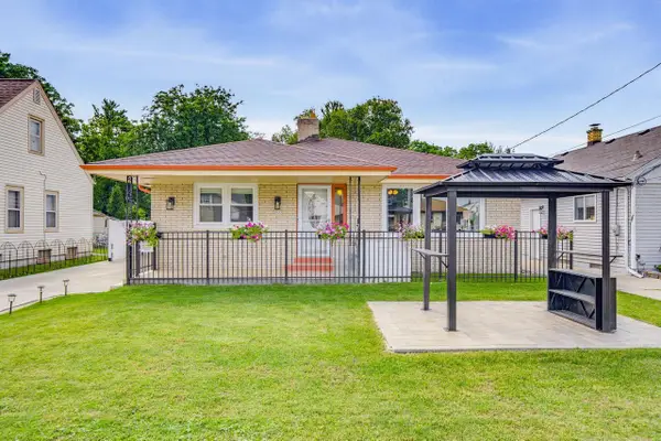 2035 E Howard AVENUE, Milwaukee, WI 53235