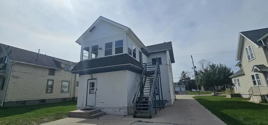 1117 S 8th STREET, Manitowoc, WI 54220 - #3
