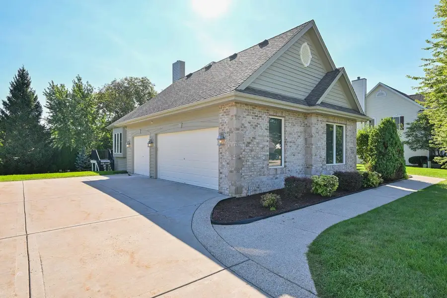 W144N9880 Sun Valley TRAIL, Germantown, WI 53022 - #2