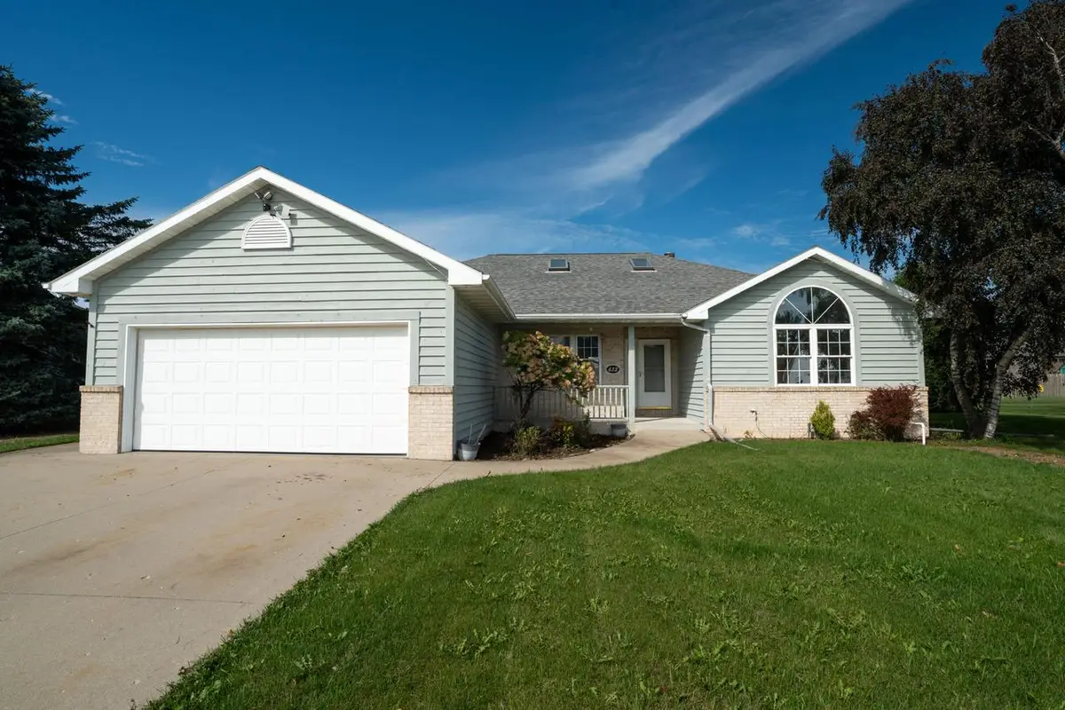 432 Hickory STREET, Belgium, WI 53004 - #1