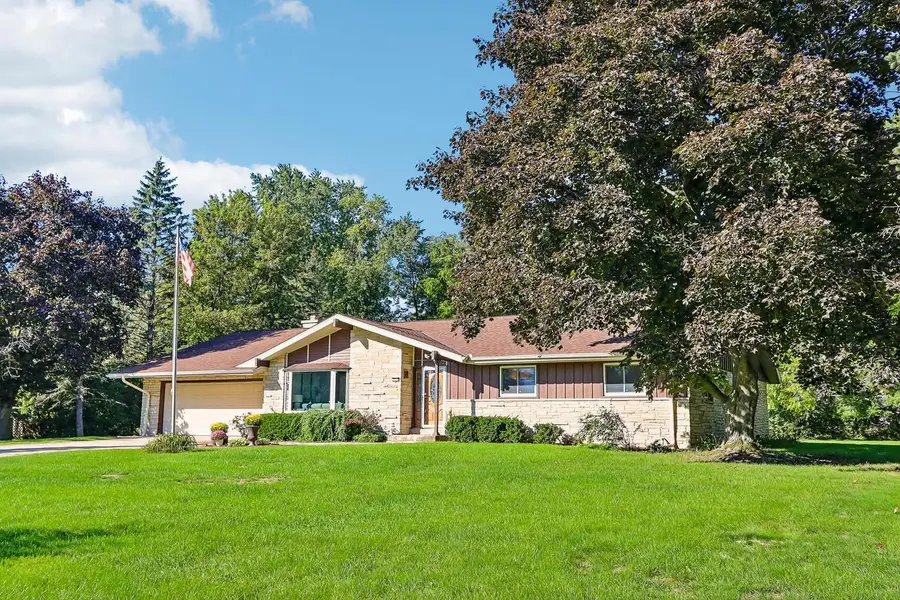 1555 Valley Ridge DRIVE, Brookfield, WI 53005 - #2