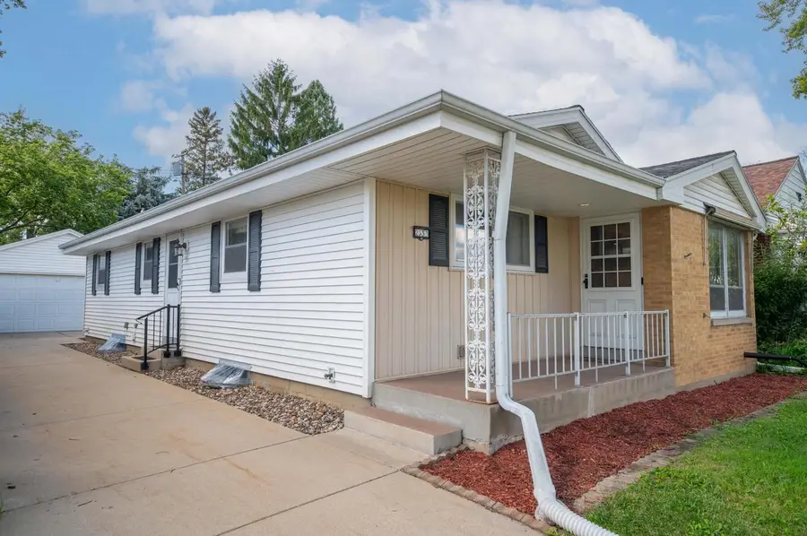 2533 N 113th STREET, Wauwatosa, WI 53226 - #3