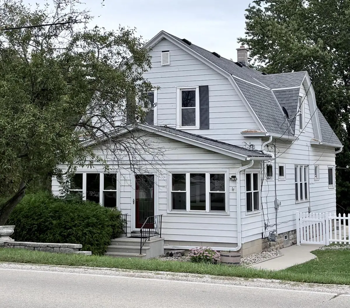 8860 S 5th AVENUE, Oak Creek, WI 53154 - #1
