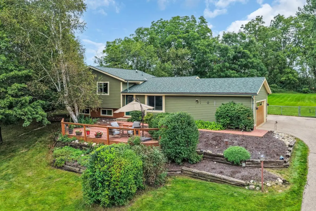 W242S7070 Cameron DRIVE, Waukesha, WI 53189 - #1