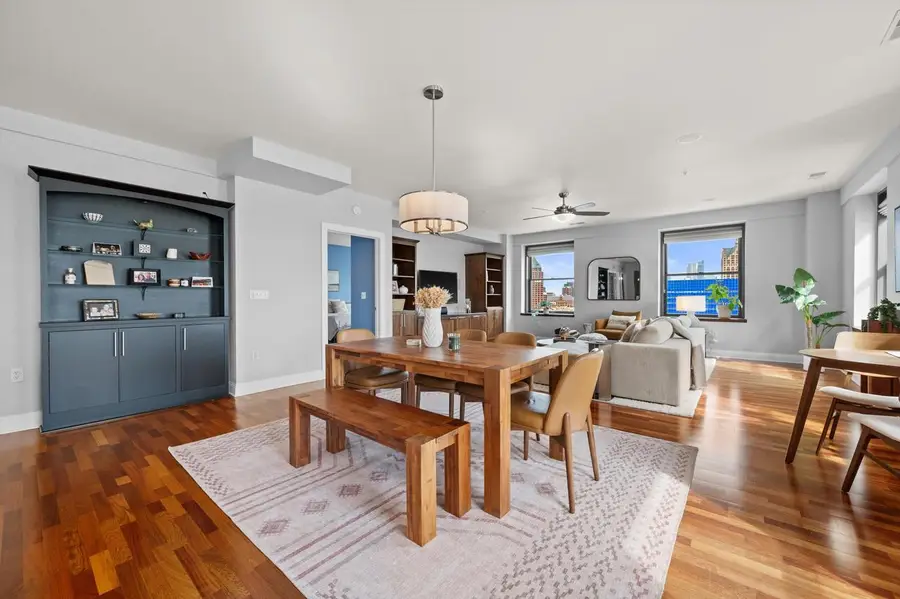 606 W Wisconsin AVENUE #1301, Milwaukee, WI 53203 - #3