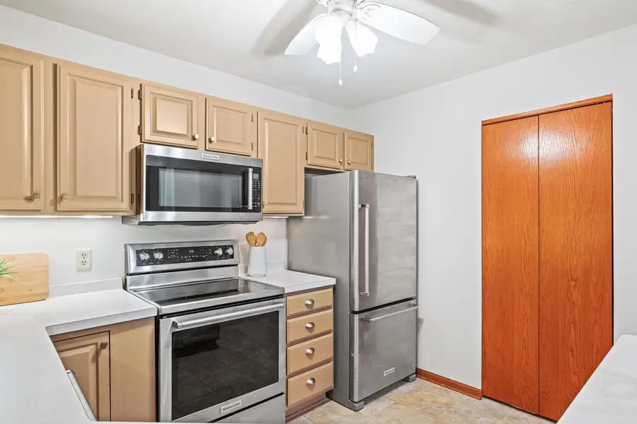 409 N Main STREET #B, Thiensville, WI 53092 - #3