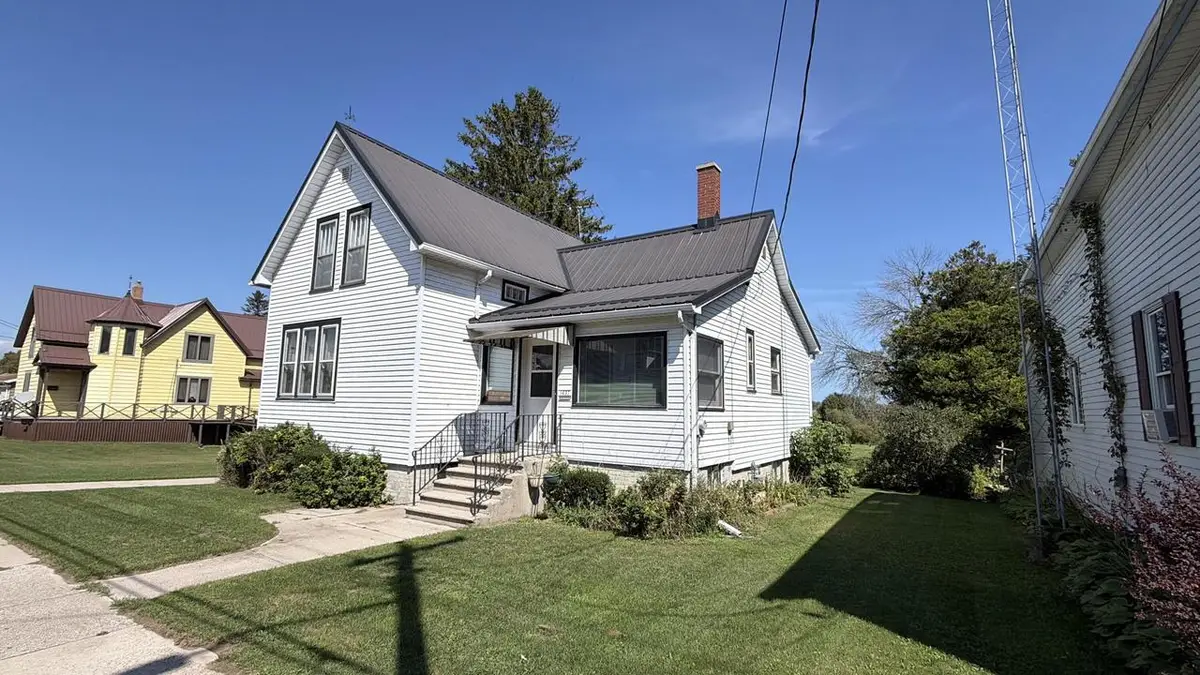 1437 Hawthorne AVENUE, Two Rivers, WI 54241 - #1