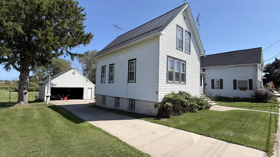 1437 Hawthorne AVENUE, Two Rivers, WI 54241 - #2