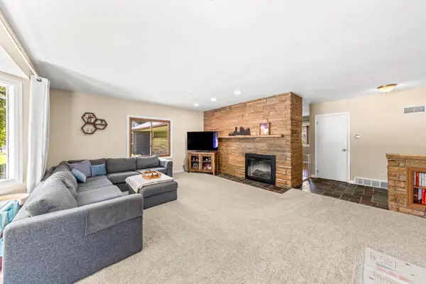7115 N Seneca AVENUE, Glendale, WI 53217